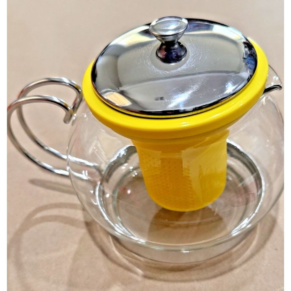Avon Glass Tea Pot with removable Yellow Infuser Strainer Teapot-BOX IS DAMAGED
